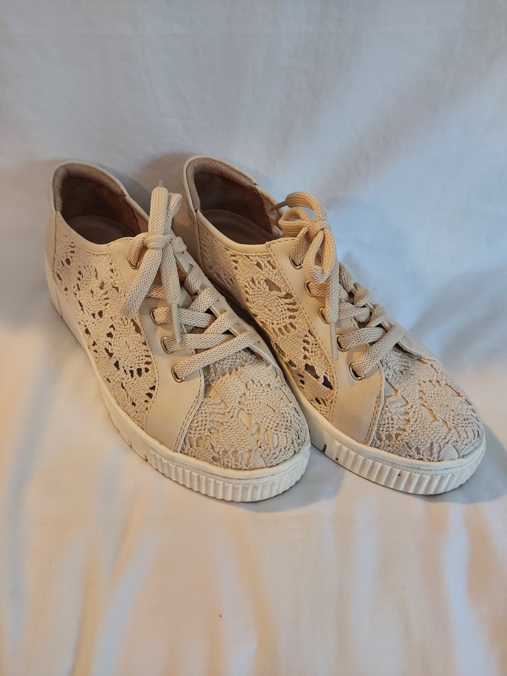 SOUL Naturalizer Topaz Porcelain Crochet Boho Platform Lace Up Tennis Shoes